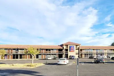 Photo 2 - MOTEL 6 Victorville Green Tree Blvd