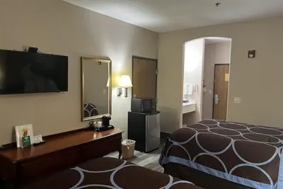 Photo 4 - Hotel Piney Woods
