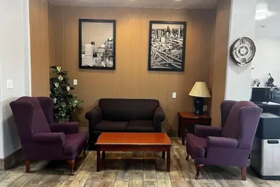 Photo 2 - Hotel Piney Woods