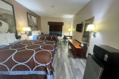 Photo 5 - Hotel Piney Woods