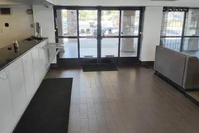 Photo 3 - Rodeway Inn & Suites Rancho Cordova - Folsom