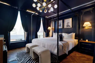 Photo 5 - The Highliner Hotel
