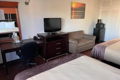 Photo 5 - Budget inn