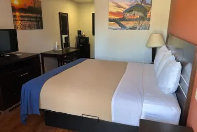 Photo 4 - Budget inn