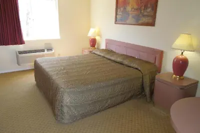 Photo 4 - Starlite Motor Inn