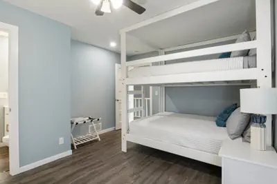 Photo 4 - Our Cove Retreat - Perfect for Wave-free Swimming, Tanning & Prime Location Fun!