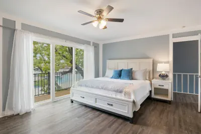 Photo 3 - Our Cove Retreat - Perfect for Wave-free Swimming, Tanning & Prime Location Fun!