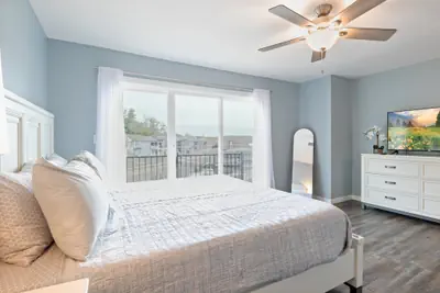 Photo 5 - Our Cove Retreat - Perfect for Wave-free Swimming, Tanning & Prime Location Fun!