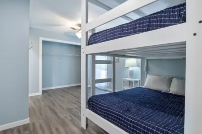 Photo 4 - Our Cove Retreat - Perfect for Wave-free Swimming, Tanning & Prime Location Fun!