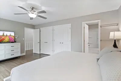 Photo 4 - Our Cove Retreat - Perfect for Wave-free Swimming, Tanning & Prime Location Fun!