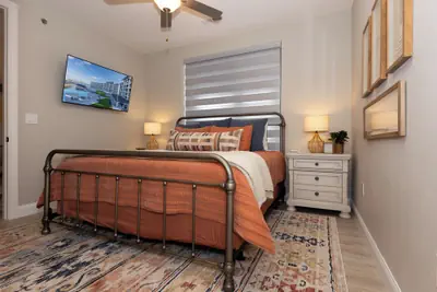 Photo 4 - Topsider Condo w/ Stunning Lake Views, Shuffleboard & King Beds