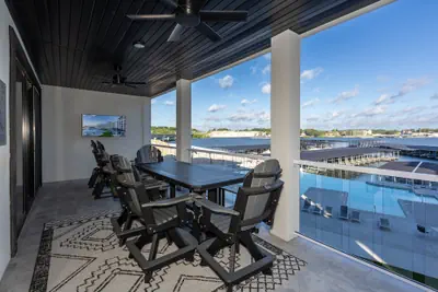 Photo 2 - Topsider Condo w/ Stunning Lake Views, Shuffleboard & King Beds