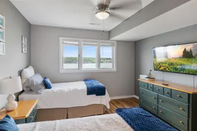 Photo 5 - Spacious Pet-friendly Lakeview Condo w/ Boat Slip & Pools