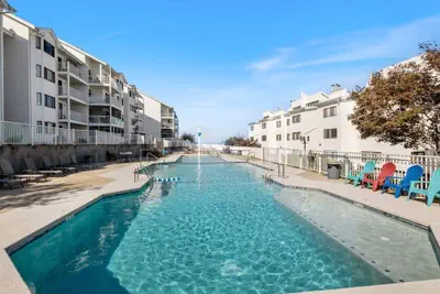 Photo 2 - 3 Bedroom Osage Beach Condo w/ Pool & Main Channel Views