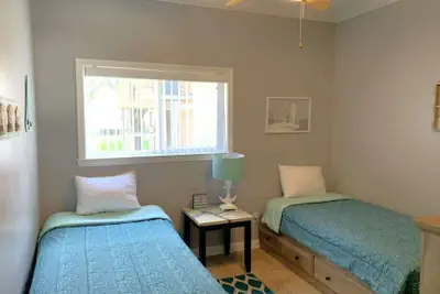 Photo 5 - 146 Beau Clair - Beachside Townhome With Pool in Long Beach