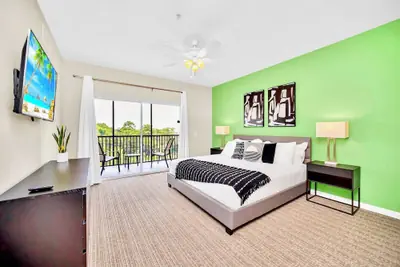 Photo 2 - Upstay - Pet-friendly Suite w Pool, Sauna