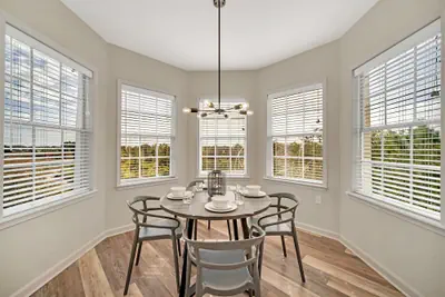 Photo 4 - Upstay Pet Friendly Condo 6 Minutes From Disney
