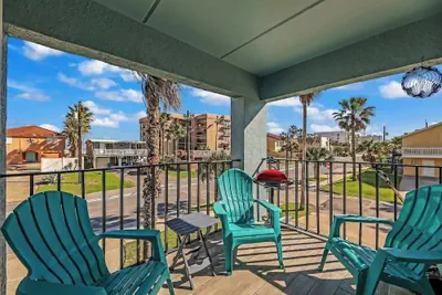 Photo 4 - Gulf Coast Beach Front Condo With Private Balcony
