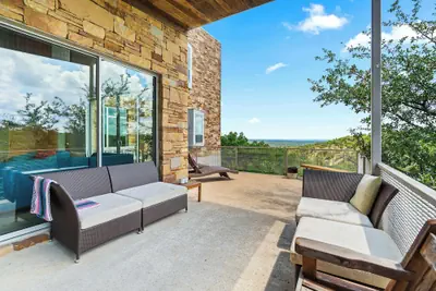 Photo 2 - Luxury Hilltop Retreat w/ Scenic Views