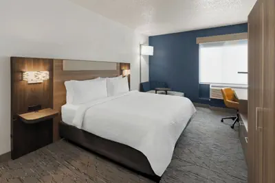 Photo 4 - Holiday Inn Express and Suites Greenwood Village DTC by IHG