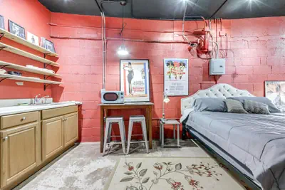 Photo 3 - Cozy Single at The Strand