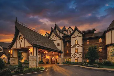 Photo 2 - Dellshire Resort
