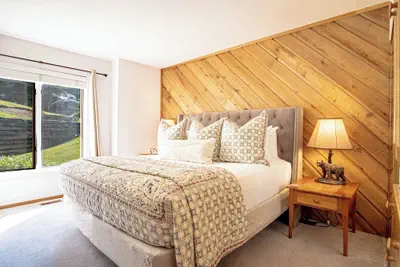 Photo 4 - Panoramic Views! Designer`s Condo on Golf Course W/resort Amenities