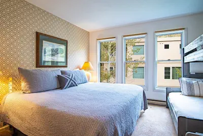 Photo 3 - Sawtooth Ski Condo - Hot Tub + Walk to Ski Slopes!