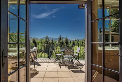 Photo 2 - Chateau Du Soleil- Luxury Home Near Ski Lifts & Downtown Ketchum!
