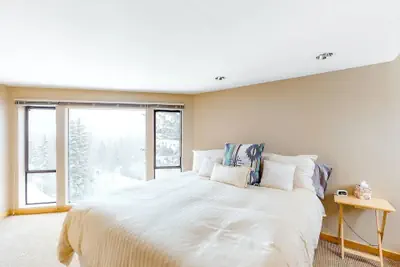 Photo 3 - Corrock Style - Luxury Hot Tub Home Near Ski Lifts & Downtown Ketchum!