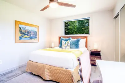 Photo 4 - Modern Golf View Condo + Resort Amenities