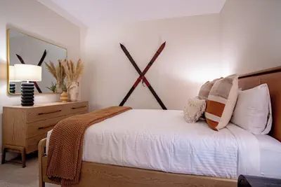 Photo 4 - Snow Star Serenade - Hot Tub + Gym + Walk to Downtown & ski Lifts!