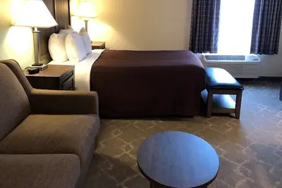 Photo 2 - Aviator Suites Hotel Juneau Airport