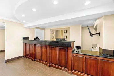 Photo 2 - Aurora Inn