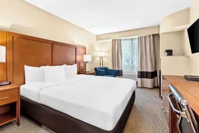 Photo 3 - Aurora Inn