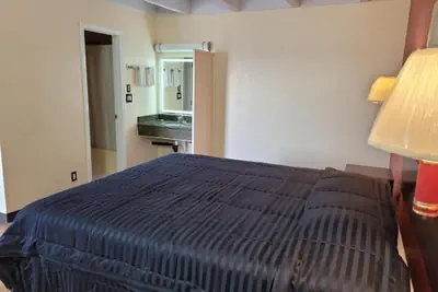 Photo 2 - Espana Motel