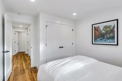 Photo 3 - Sunny 3BR Retreat Near Everet Waterfront