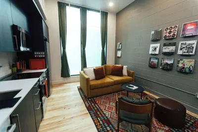 Photo 2 - Loft 304 Thewilliam Earthy Modern Atrium Glow