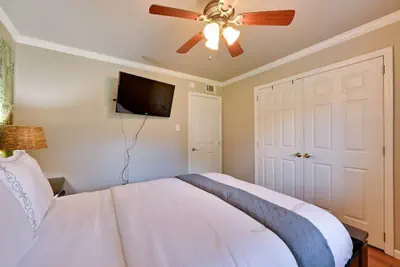 Photo 2 - The Homestead - Luxury-cozy 2BR Apartments Near SFA & Historic Downtown Nacogdoches