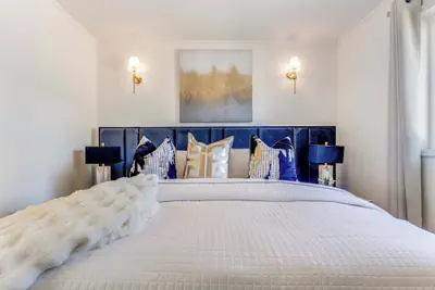 Photo 3 - The Homestead - Luxury-cozy 2BR Apartments Near SFA & Historic Downtown Nacogdoches