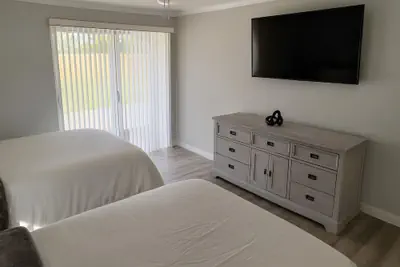 Photo 5 - Spacious Family Retreat Port Charlotte
