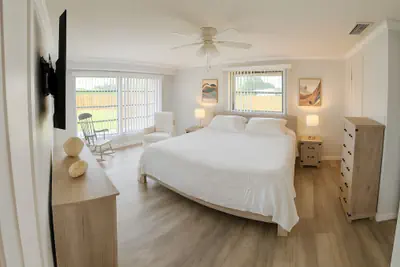 Photo 2 - Spacious Family Retreat Port Charlotte