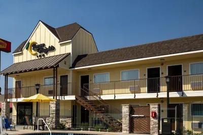 Photo 2 - Lemon Heights Inn