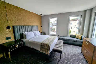 Photo 4 - Beacon Suites Hotel
