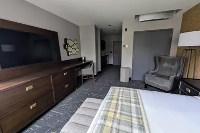 Photo 3 - Beacon Suites Hotel
