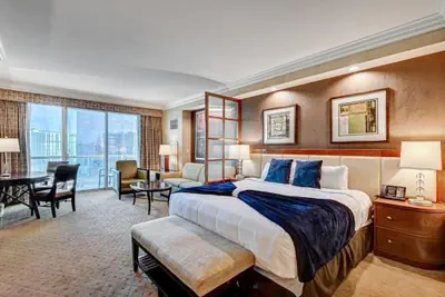 Photo 4 - MGM Signature - Strip view suite