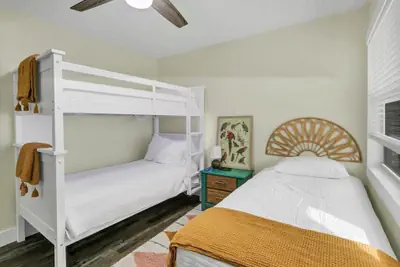 Photo 4 - Safety Harbor Motel