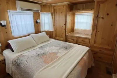 Photo 5 - Bourbon Barrel Cabin on Lake Near Airport Downtown