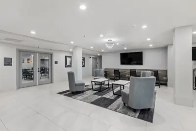 Photo 3 - Baymont by Wyndham San Antonio Downtown