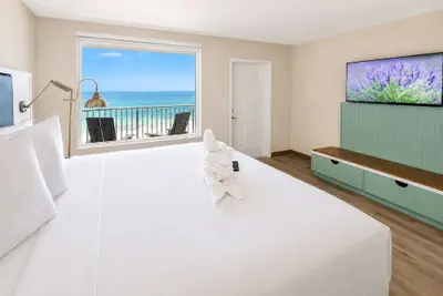 Photo 2 - The Palm & Tide Beachfront Hotel